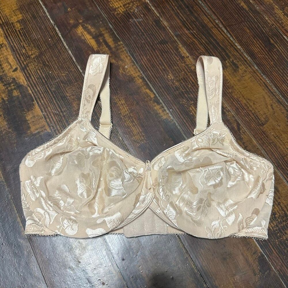 Wacoal retro chic nude semi sheer thick strap lacy sexy 34D bra